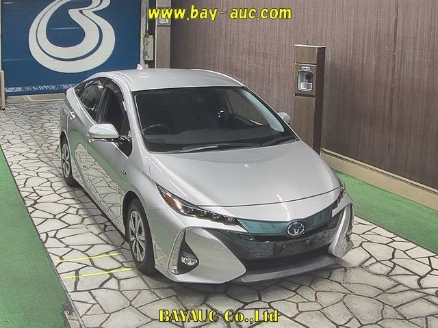 60029 Toyota Prius phv ZVW52 2017 г. (BAYAUC)